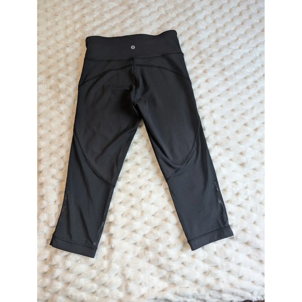 Lululemon Black Crop Leggings High Rise‎ Mesh Panels Athletic Size 6